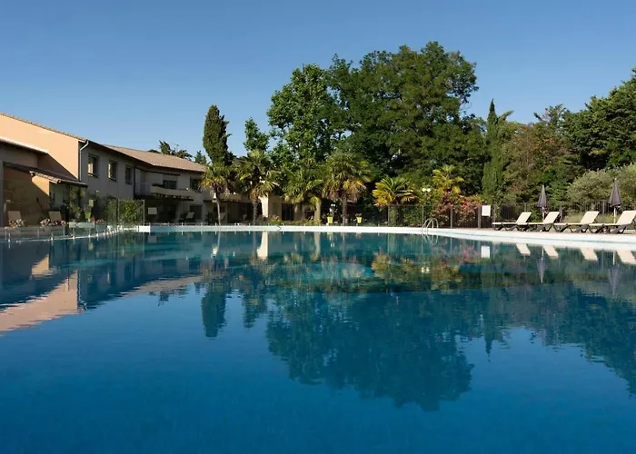 Logis Hotel Restaurant Spa Les Oliviers