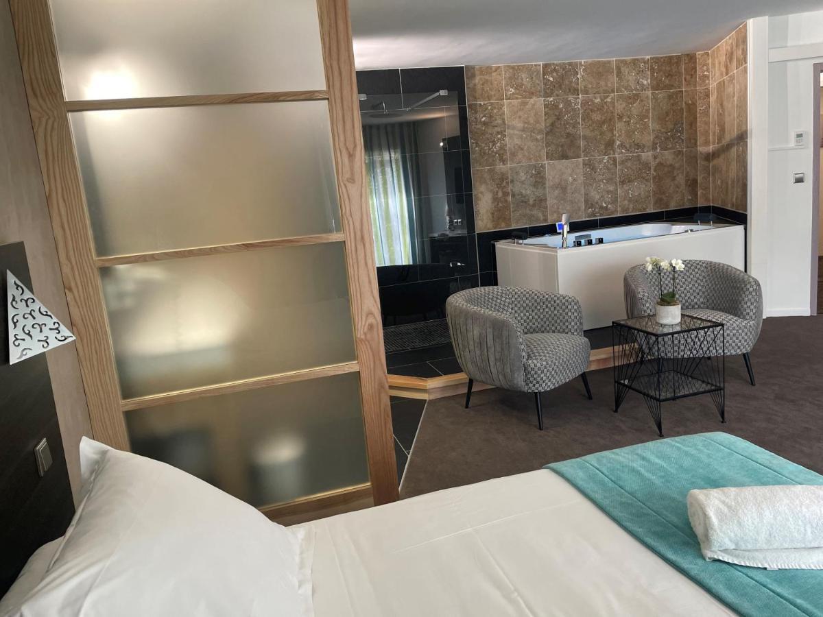 Hotel Logis Restaurant Les Oliviers