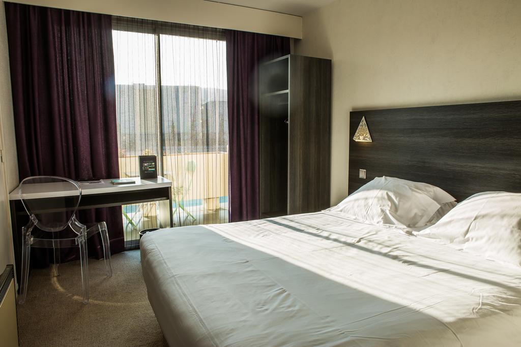 Hotel Logis Restaurant Les Oliviers