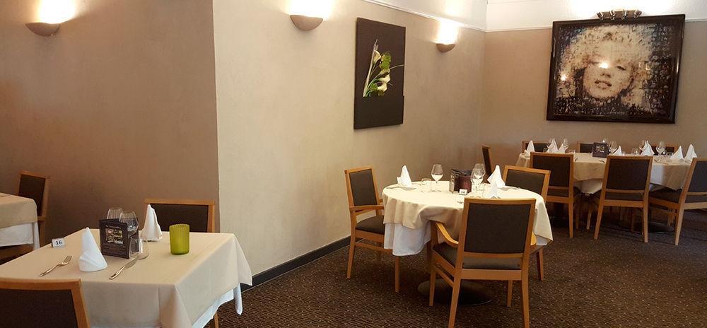 Logis Restaurant Les Oliviers Hotel