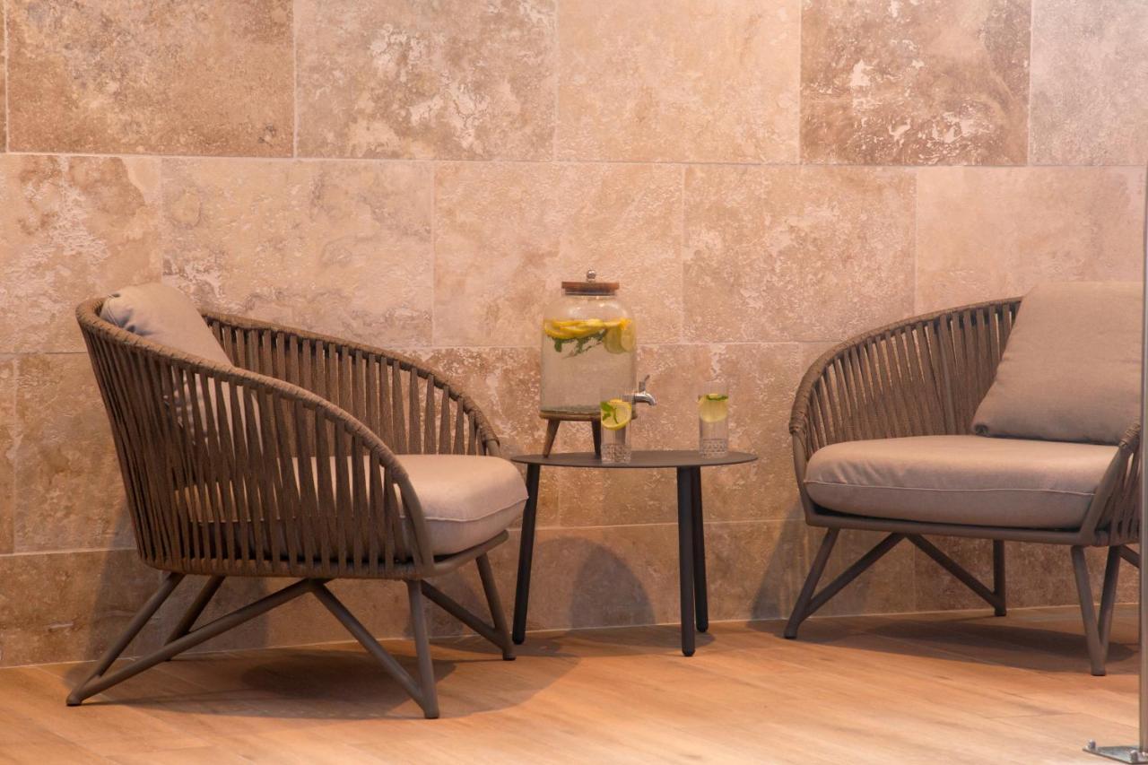 Hotel Logis Restaurant Les Oliviers 3*