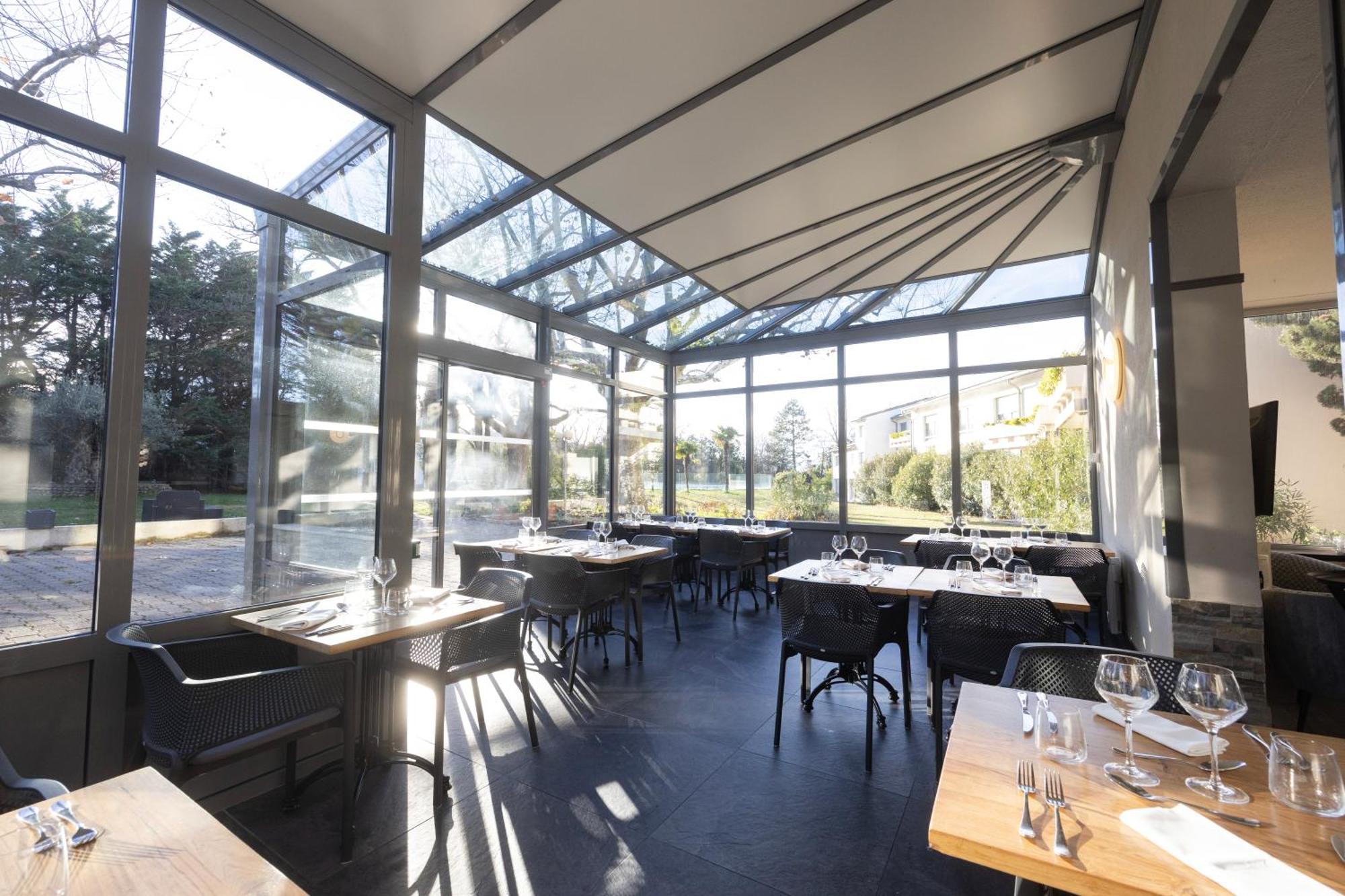 Hotel Logis Restaurant Les Oliviers