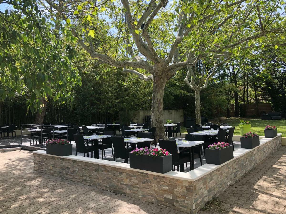 Logis Restaurant Les Oliviers Hotel