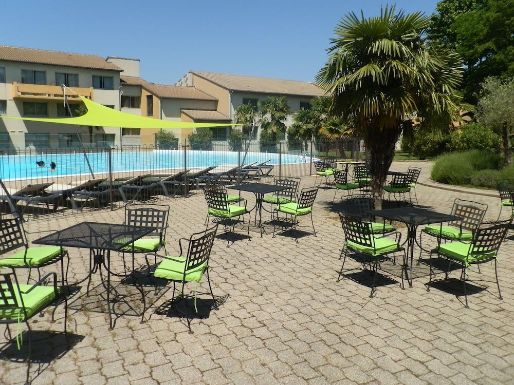 Logis Restaurant Les Oliviers Hotel 3*